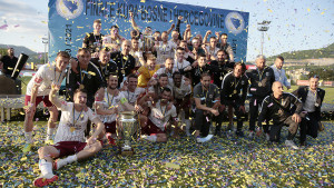 Trofej u rukama igrača Sarajeva, igrači Borca im aplaudirali