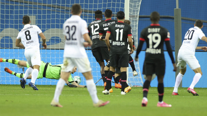 Bayer se mučio, ali ostvario pobjedu