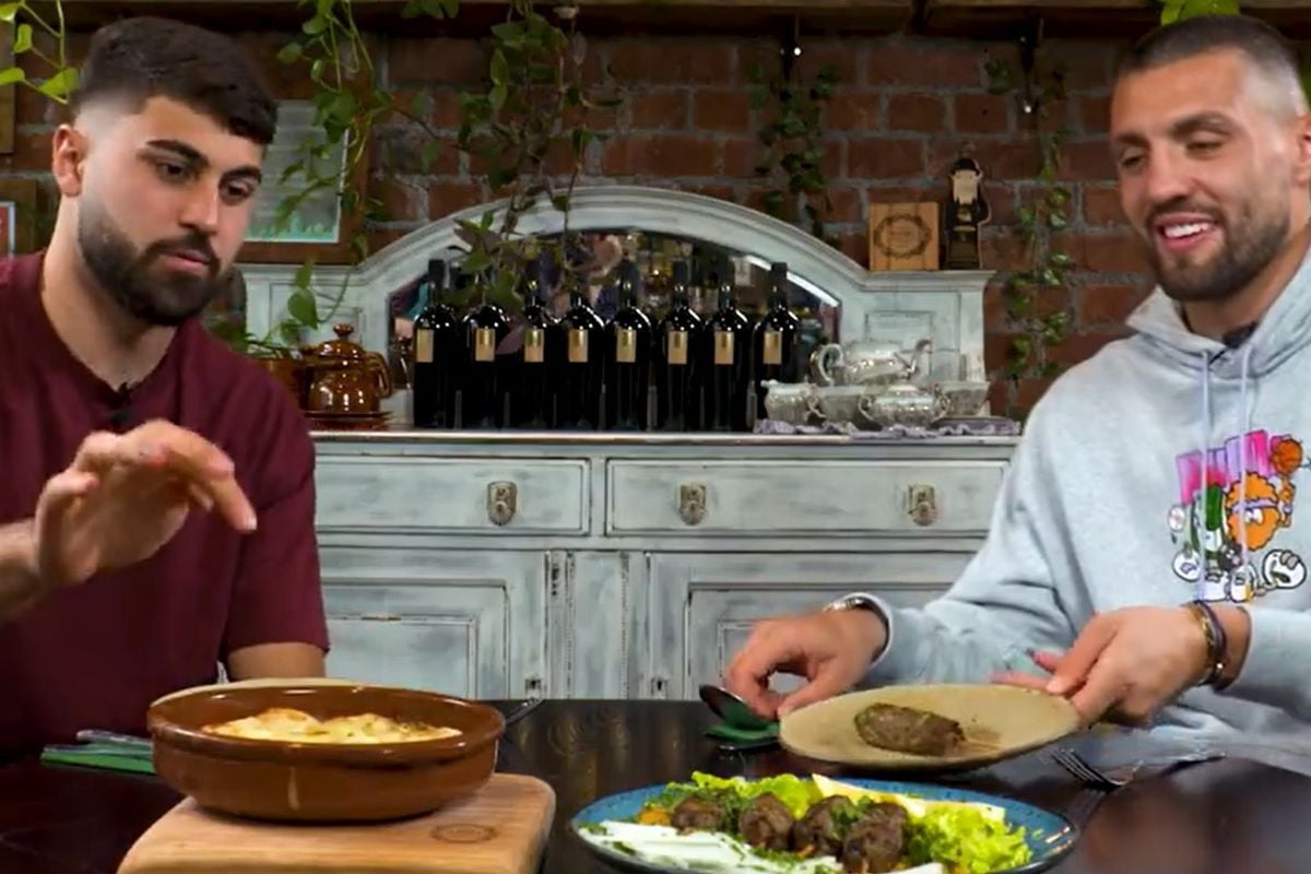 Ćevapi 'pukli' u sekundi među Vatrenim: "Ovo je više bosansko jelo, ali..." Ćevapi 'pukli' u sekundi među Vatrenim: "Ovo je više bosansko jelo, ali..."