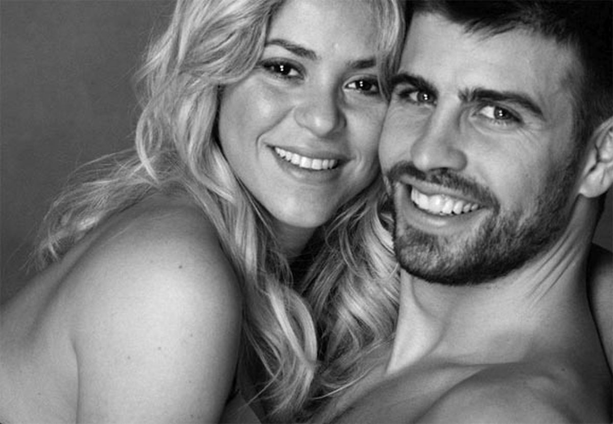 Samo za Piqueove oči: Shakira se pojavila u prozirnoj haljini i sve ostavila bez teksta Samo za Piqueove oči: Shakira se pojavila u prozirnoj haljini i sve ostavila bez teksta