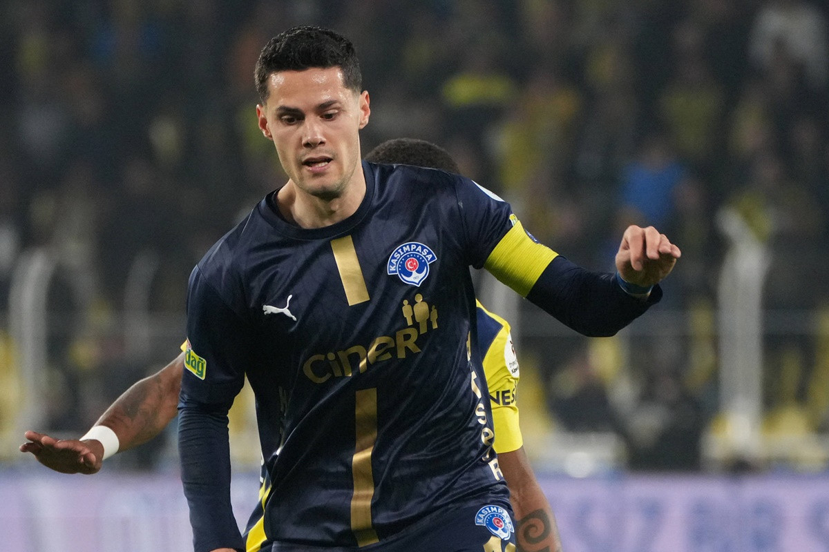 Haris Hajradinović nastavio s dobrom formom, njegova ekipa danas slavila kod trećeg tima lige Haris Hajradinović nastavio s dobrom formom, njegova ekipa danas slavila kod trećeg tima lige