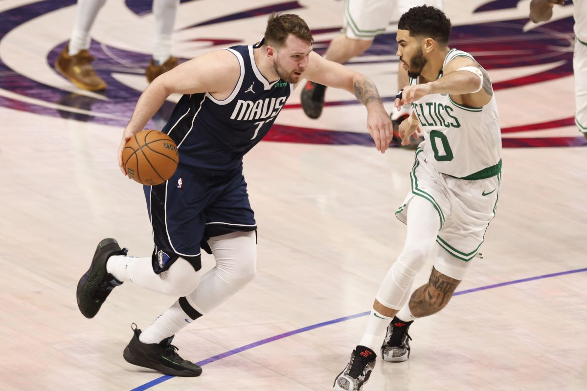 Ovo nije obična transfer bomba, ovo je detonacija! Dončić ide u Lakerse u najvećem tradeu decenije! Ovo nije obična transfer bomba, ovo je detonacija! Dončić ide u Lakerse u najvećem tradeu decenije!