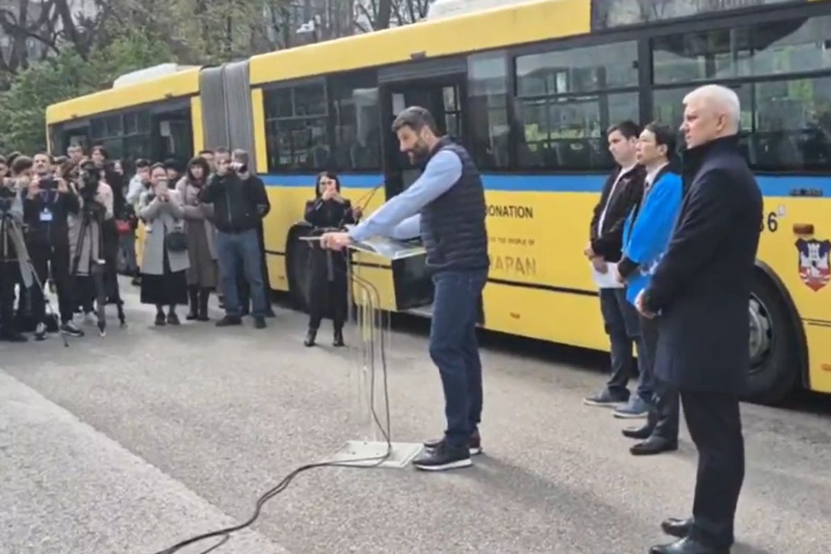 Srbi ne praštaju, legenda javno ponižena na ulicama Beograda: "Pljunuću te čim te vidim" Srbi ne praštaju, legenda javno ponižena na ulicama Beograda: "Pljunuću te čim te vidim"
