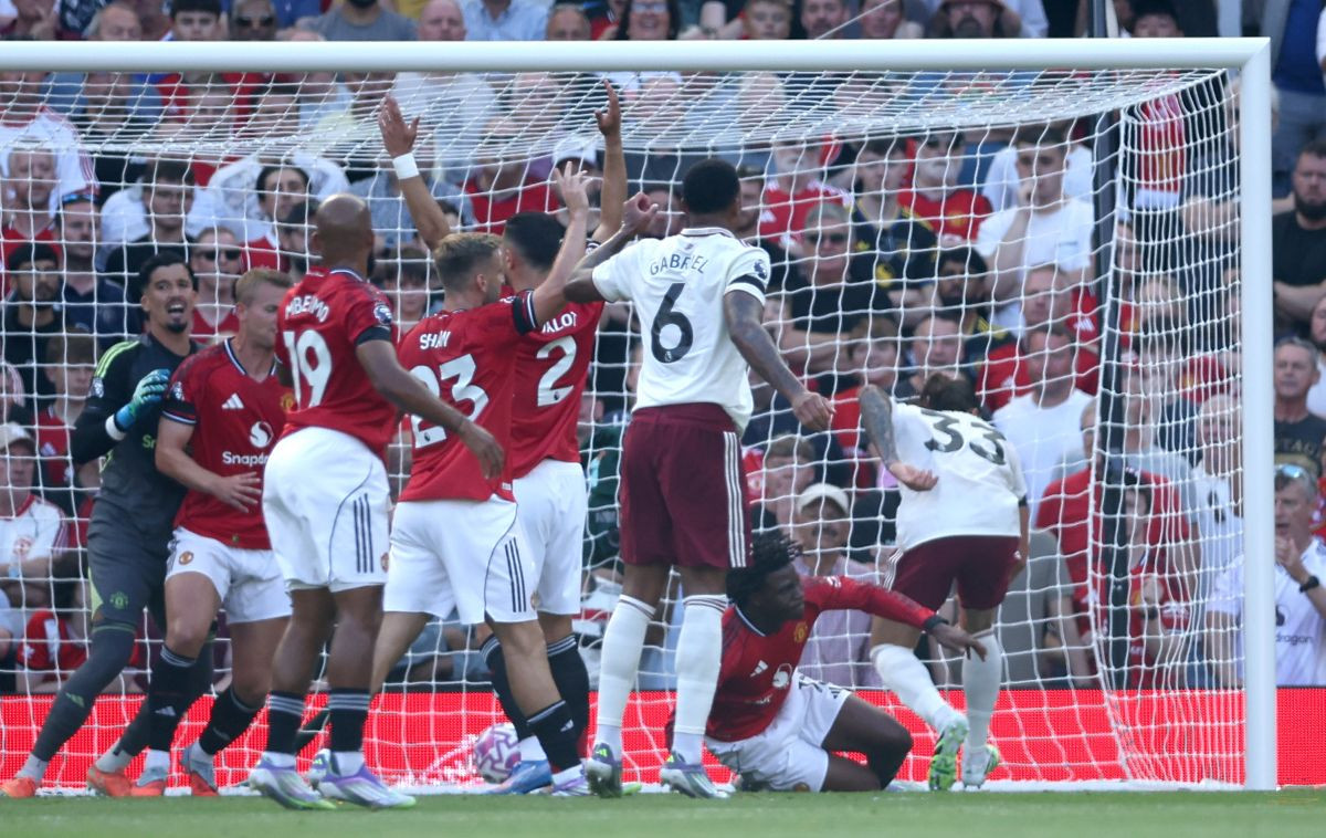 Kakva borba na Old Traffordu! Arsenal nosi tri boda kući! Kakva borba na Old Traffordu! Arsenal nosi tri boda kući!