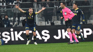 Do utakmice ostala dva sata, a Edin Džeko morao da se oglasi i pošalje jasnu poruku!