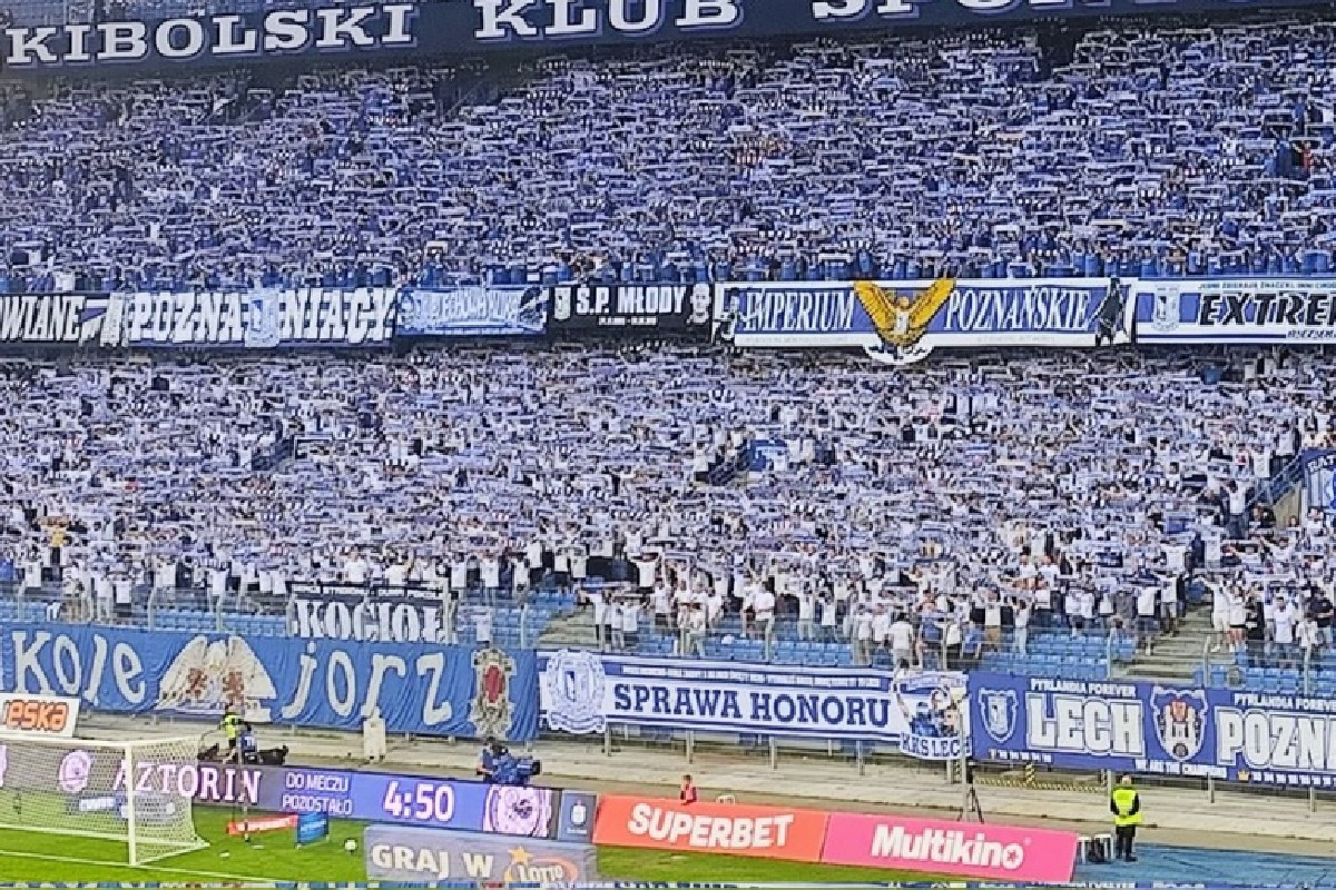 Došli i "zabranjeni": 30.000 ljudi u bijelom se pripremilo za Srbe, poruka na hrvatskom je...