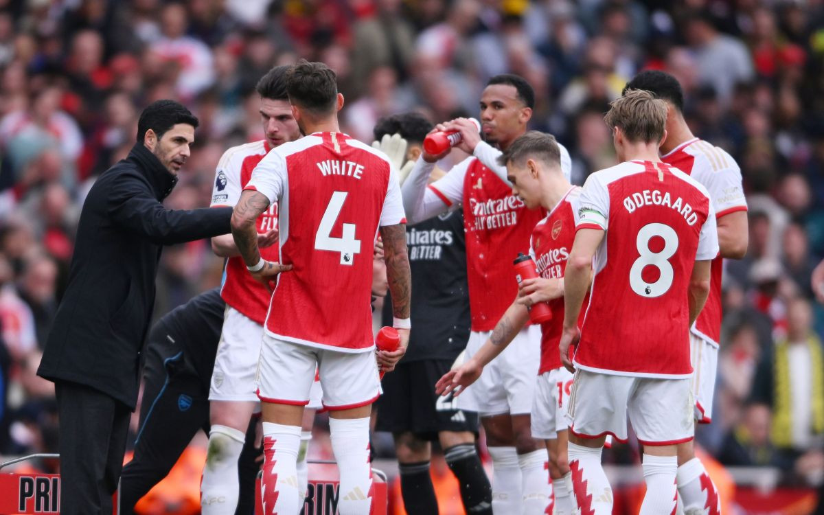 Zaboravite Vlahovića, Šeška, Osimhena i Watkinsa, Arsenal dovodi napadača koji je oduševio Evropu Zaboravite Vlahovića, Šeška, Osimhena i Watkinsa, Arsenal dovodi napadača koji je oduševio Evropu