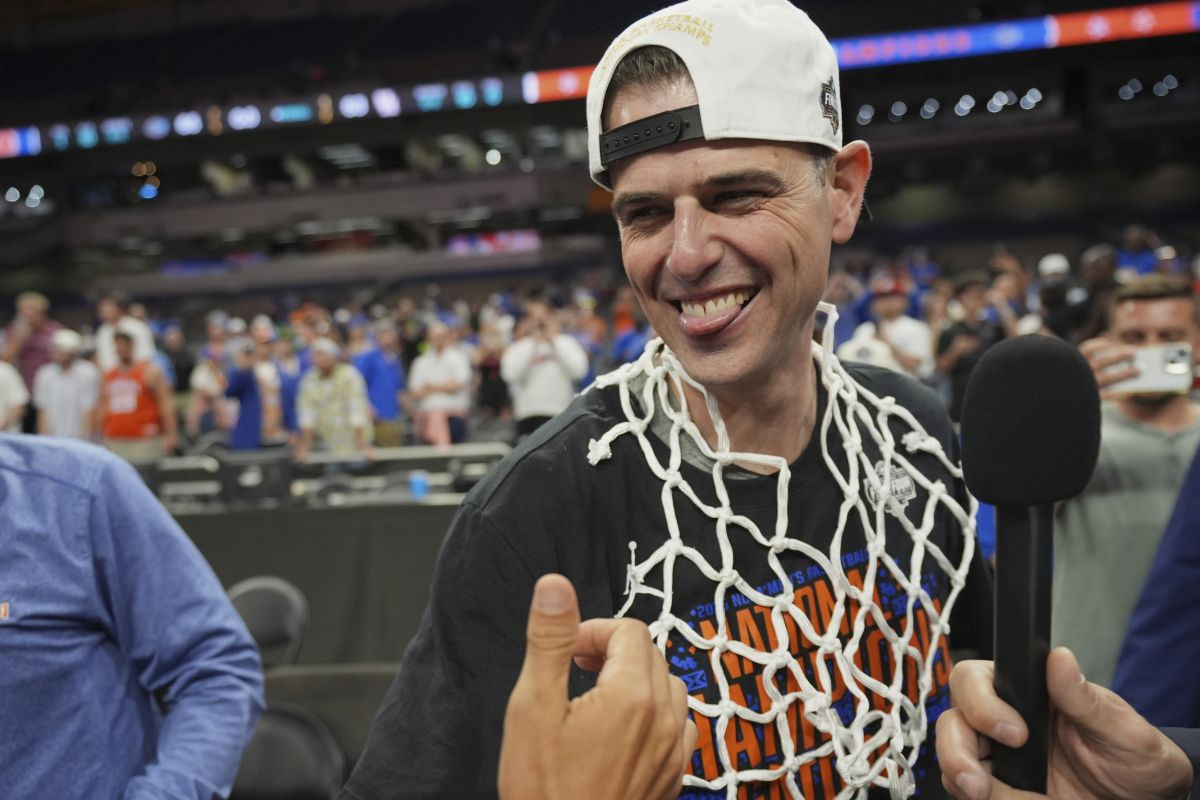 On na NBA neće ni pomisliti: "Lova do krova" za trenera koji je osvojio NCAA titulu! On na NBA neće ni pomisliti: "Lova do krova" za trenera koji je osvojio NCAA titulu!