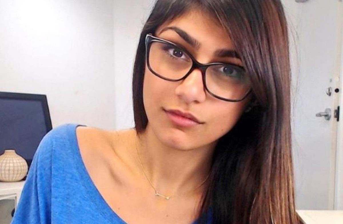 Mia Khalifa tvrdi da navija za West Ham, sada je noć provela na kultnom stadionu daleko od Londona