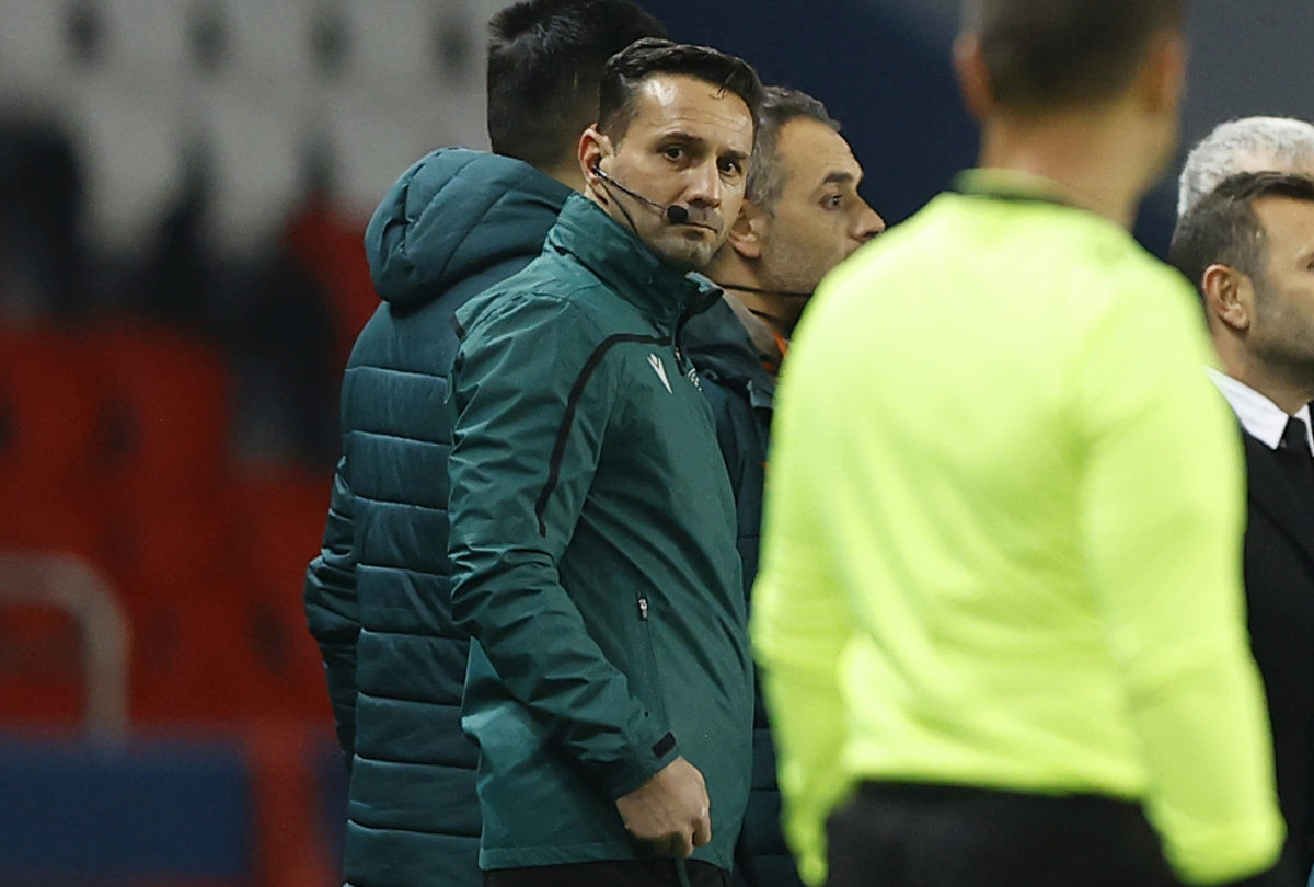 UEFA suspendovala rumunskog sudiju koji je izazvao rasistički skandal u Parizu UEFA suspendovala rumunskog sudiju koji je izazvao rasistički skandal u Parizu