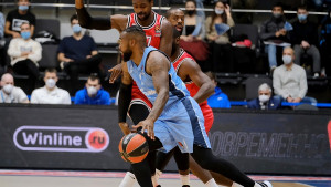 Olympiacos slavio u St. Petersburgu