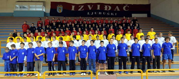 "Izviđač daje izniman doprinos bh rukometu" "Izviđač daje izniman doprinos bh rukometu"