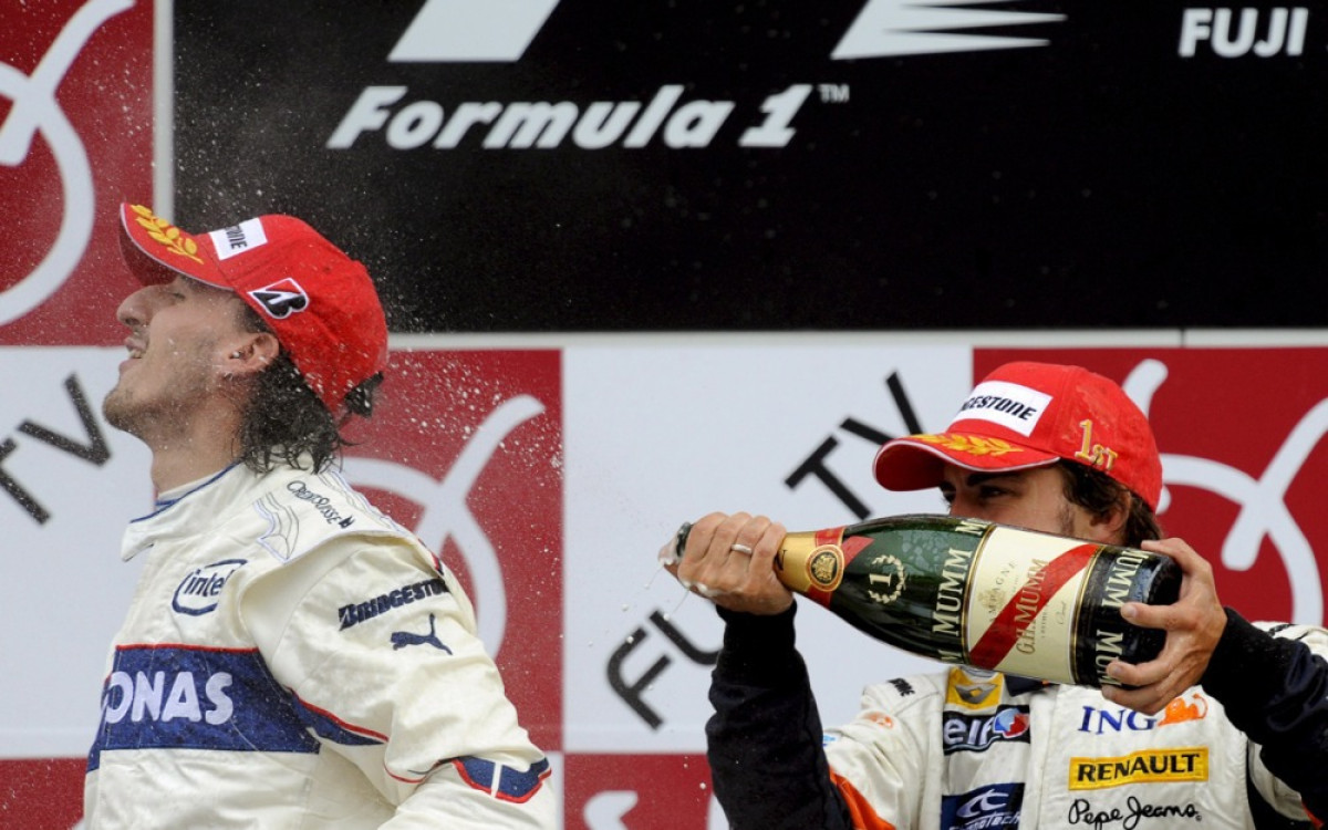 Historijski uspjeh bivšeg F1 vozača dirnuo dvostrukog svjetskog prvaka Historijski uspjeh bivšeg F1 vozača dirnuo dvostrukog svjetskog prvaka