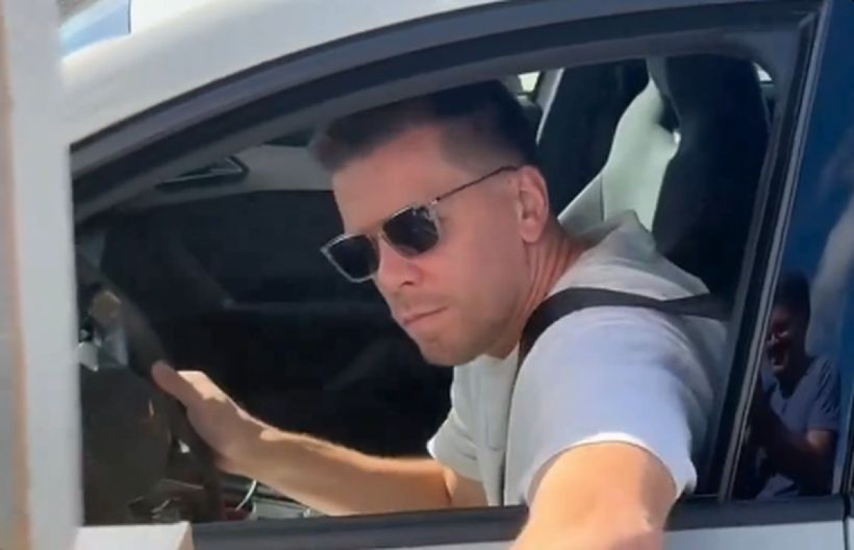 Dočekali Szczesnyog kod rampe, čuo šta ga pitaju, a on im "prodao fazon": "Lewandowski!" Dočekali Szczesnyog kod rampe, čuo šta ga pitaju, a on im "prodao fazon": "Lewandowski!"