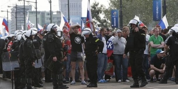 Žestoki obračuni poljskih i ruskih huligana u Varšavi