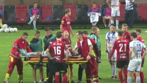 Oglasio se Dizdarević nakon teškog loma ruke: "Brate mili, ni faul da sviraš?"