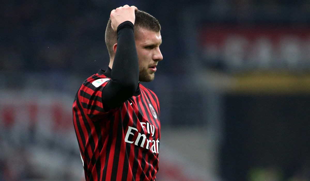 Rebić se izvinio saigračima i izbjegao kaznu kluba Rebić se izvinio saigračima i izbjegao kaznu kluba