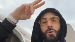 Morao se pohvaliti: Benzema pokazao kakvu mašinu je iznajmio za put do Dubaija