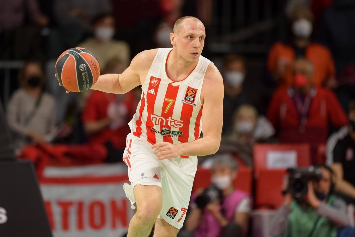 Crvena zvezda stiže u Laktaše, Davidovac sasvim ozbiljan: "Tu su uvijek teške utakmice" Crvena zvezda stiže u Laktaše, Davidovac sasvim ozbiljan: "Tu su uvijek teške utakmice"