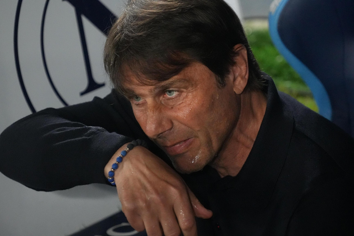 Conte zahtijeva nemoguće od De Laurentiisa kako bi ostao na klupi: "Nema šanse da će to dobiti" Conte zahtijeva nemoguće od De Laurentiisa kako bi ostao na klupi: "Nema šanse da će to dobiti"