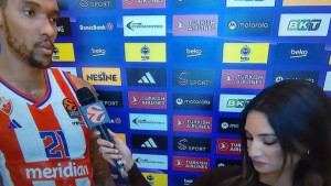 Dekolte turske novinarke do ludila doveo košarkaša Zvezde, i sama je vidjela gdje Bolomboy gleda