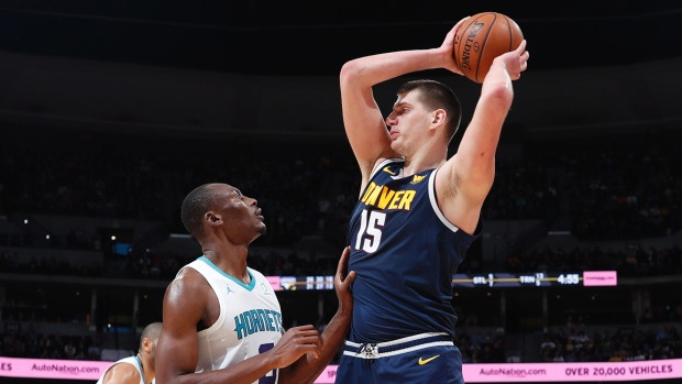 Monstruozni Nikola Jokić do rekorda sezone, Stephen Curry brojao do 42, grčki Freak do 43...