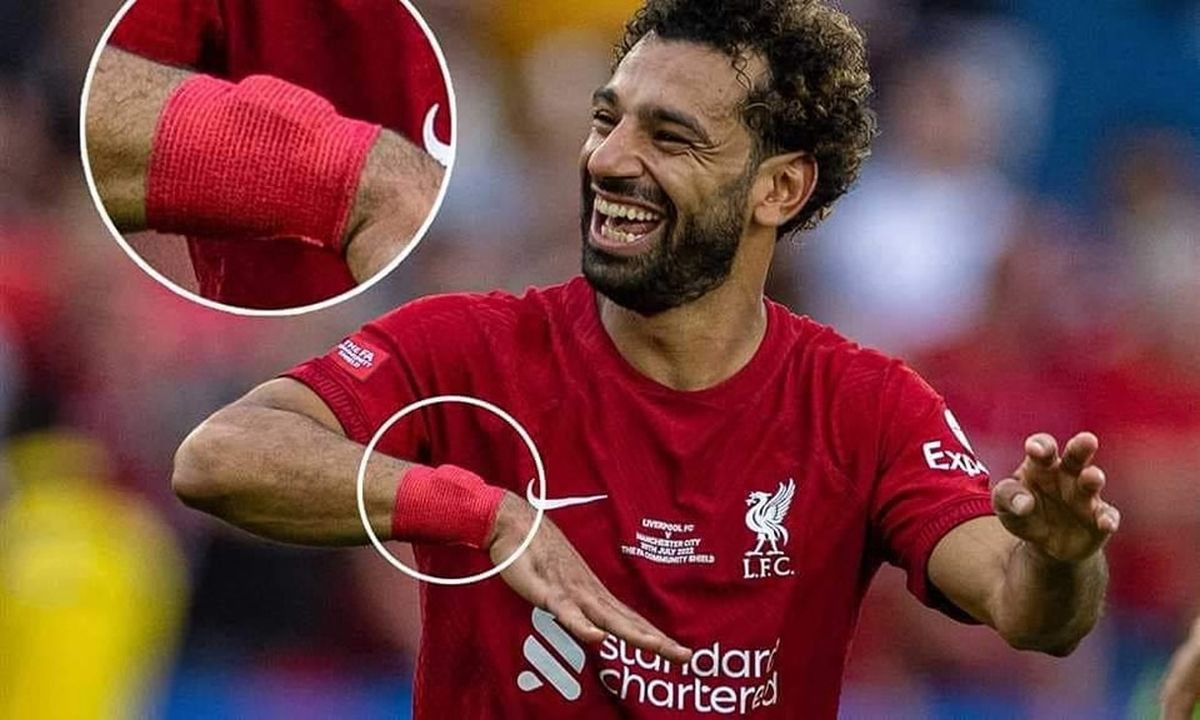 Svi se pitaju kakvu ''spravicu'' ispod steznika nosi Mohamed Salah Svi se pitaju kakvu ''spravicu'' ispod steznika nosi Mohamed Salah
