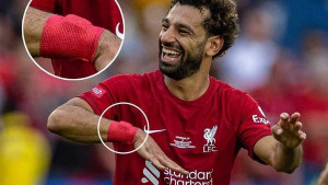 Svi se pitaju kakvu ''spravicu'' ispod steznika nosi Mohamed Salah 