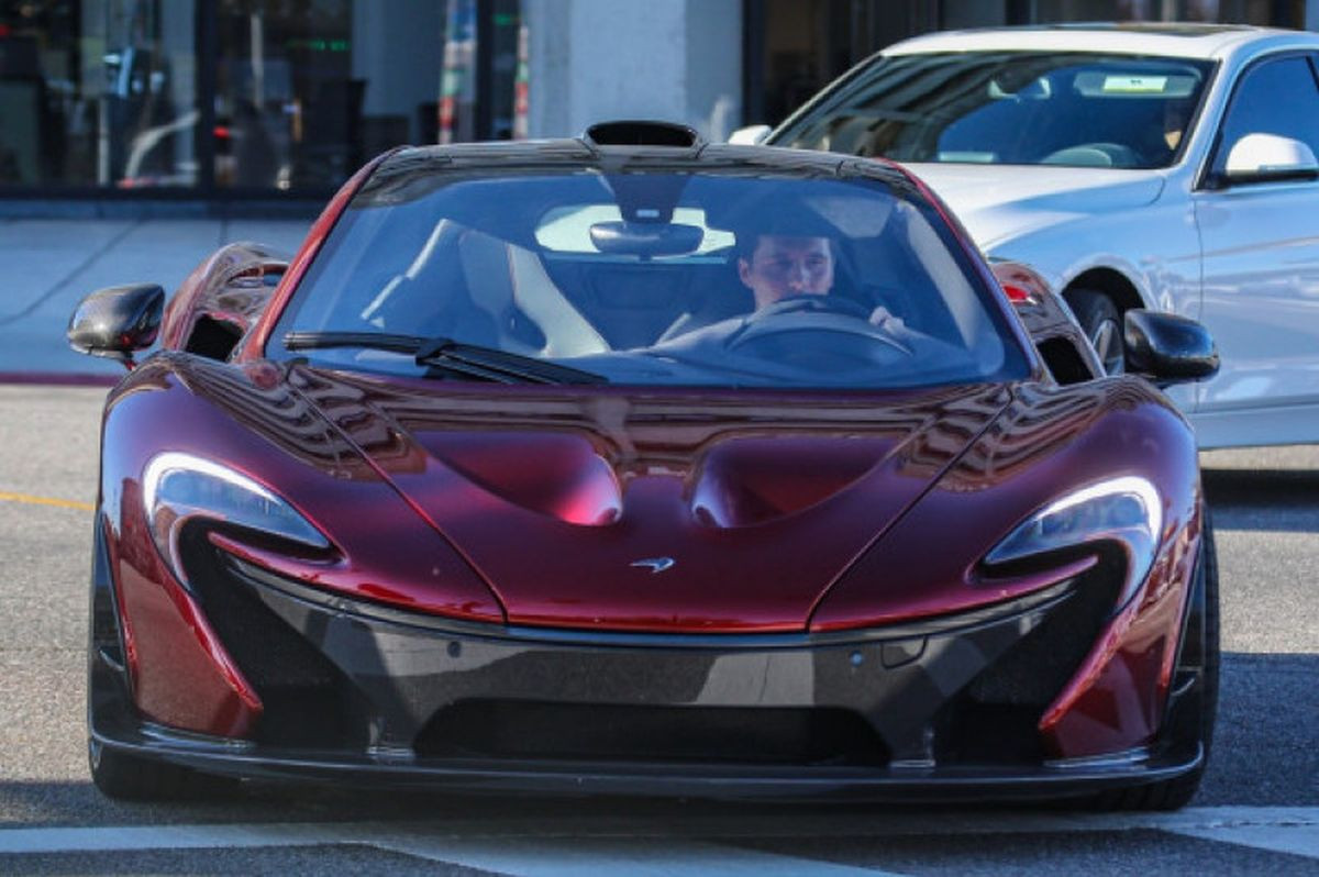Beckhamov sin vozi auto od 1,2 miliona dolara, izazvao žestoke reakcije kada je rekao čime se bavi