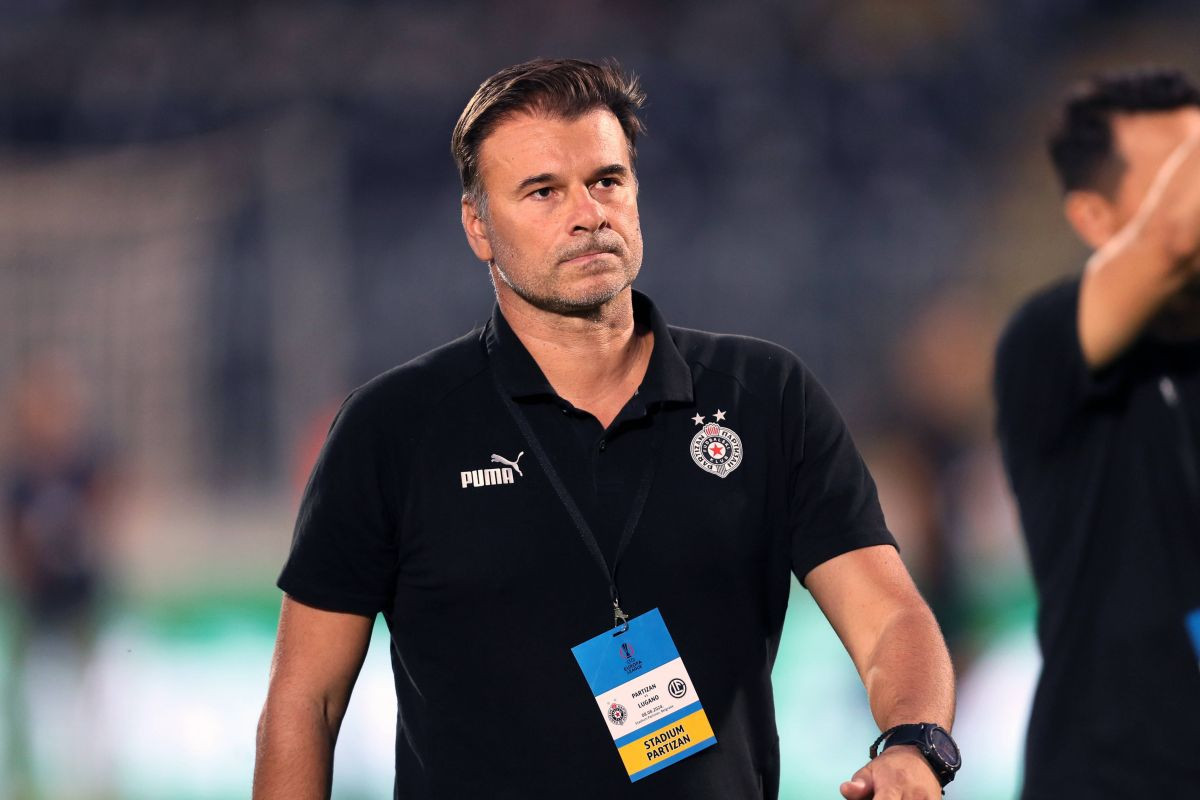Grobari ga otjerali kao psa, on pokazao ko je i šta je: Srbija priča o Aleksandru Stanojeviću! Grobari ga otjerali kao psa, on pokazao ko je i šta je: Srbija priča o Aleksandru Stanojeviću!