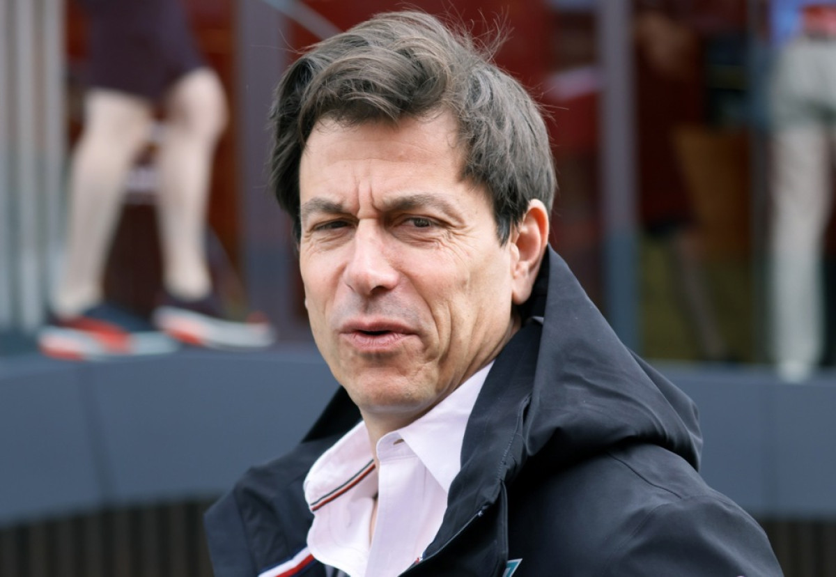 Toto Wolff pod velikim pritiskom sada dobio jasne upute: "Uzmi telefon i nazovi ga" Toto Wolff pod velikim pritiskom sada dobio jasne upute: "Uzmi telefon i nazovi ga"