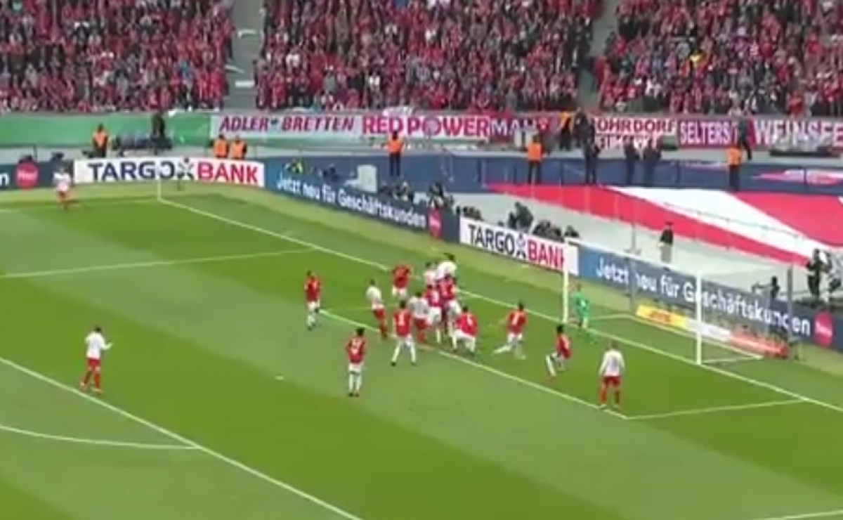Nevjerovatnim refleksom Neuer spasio Bayern