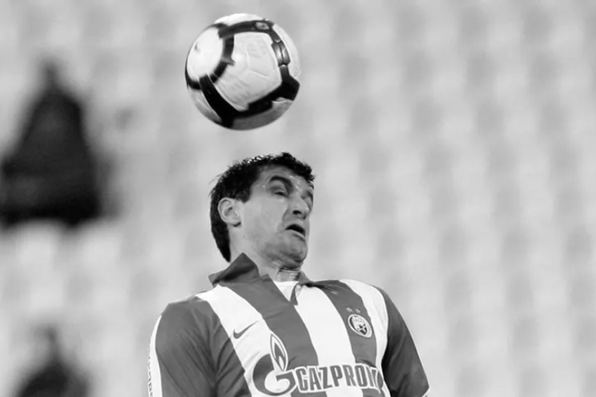 Legendarni kapiten Zvezde preminuo je danas tokom utakmice na kojoj je dao gol, a njegov otac...