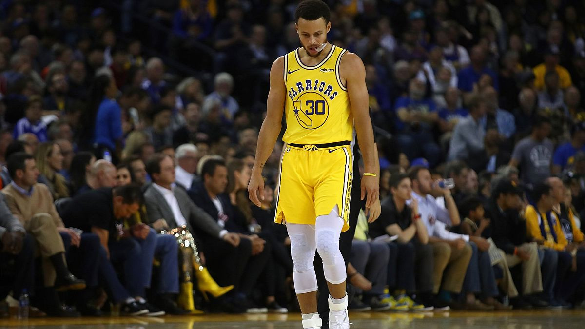 Curry se povrijedio u porazu Warriorsa od Bucksa 