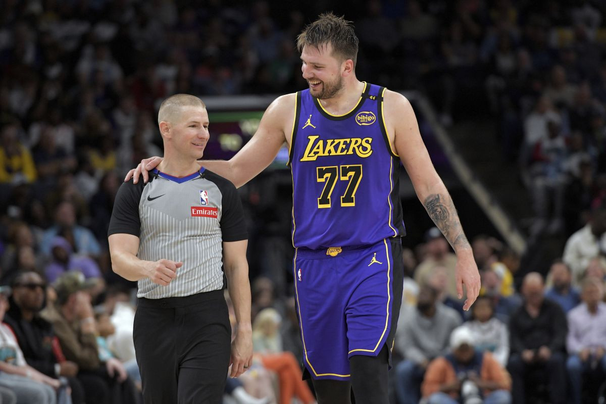 Šta će biti sa Lakersima? "Luka Dončić je kamen temeljac, a LeBron James će..." Šta će biti sa Lakersima? "Luka Dončić je kamen temeljac, a LeBron James će..."