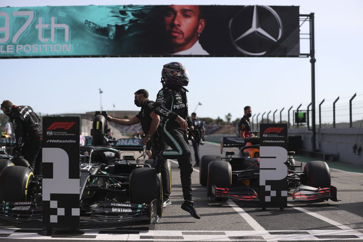 Hamilton slavio u Portugalu i srušio velikog Schumachera