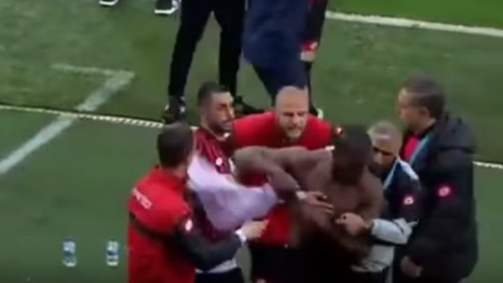 Brat Paula Pogbe izdao ekipu, saigrači ga napali na terenu!