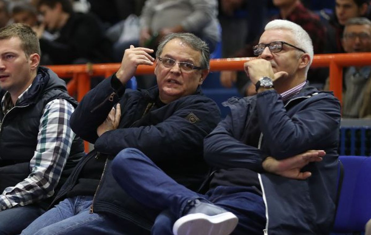 Ne šute ni Grci! Olympiakos brutalno odgovorio Čoviću: "Bolje mu je da..." Ne šute ni Grci! Olympiakos brutalno odgovorio Čoviću: "Bolje mu je da..."