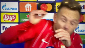 Rakitić u zadnji čas izbjegao udarac pivskom flašom u glavu