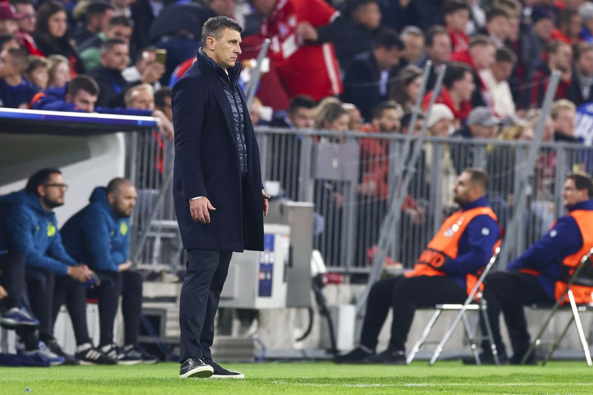 Brutalni komentari navijača: Je*o vam Petković majku; Jakire ako imaš srama odlazi, profa ostavka! Brutalni komentari navijača: Je*o vam Petković majku; Jakire ako imaš srama odlazi, profa ostavka!