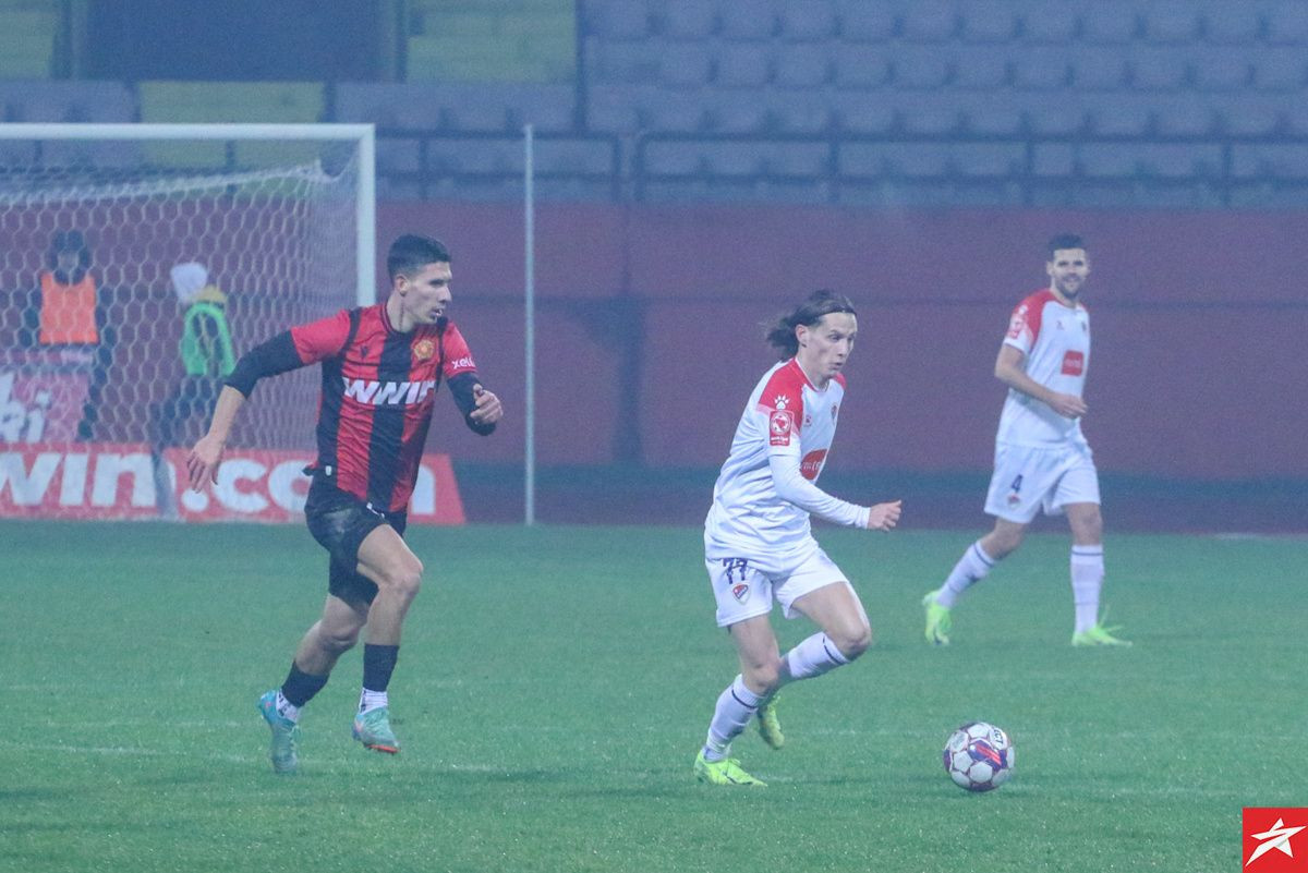 Borac slavio u Tuzli, Sloboda od 53. minute s igračem manje!