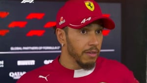 Slomljeni Hamilton stao pred kamere pa na svako pitanje dao najkraći odgovor ikad