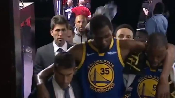 Kevin Durant na štakama napustio dvoranu
