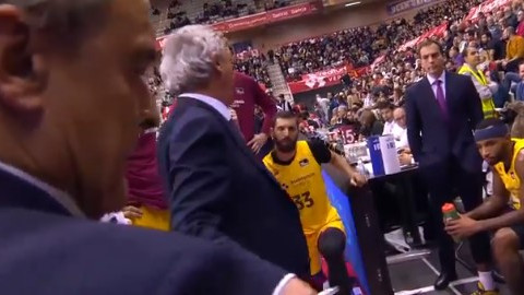 Pešić ludio na time-outu: Jedan na pet? Ma daj, nemoj zaj******i!