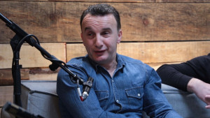 Igrao za Zmajeve, nije imao automobil, nakon treninga autobusom se vraćao kući