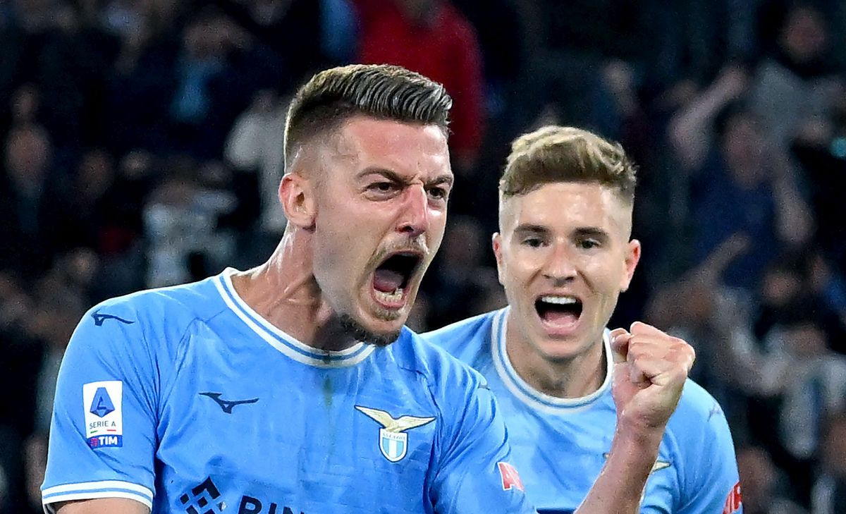 Milinković-Savić konačno prelomio: Osam godina je bio ikona Lazija, a sada će sve to upropastiti Milinković-Savić konačno prelomio: Osam godina je bio ikona Lazija, a sada će sve to upropastiti