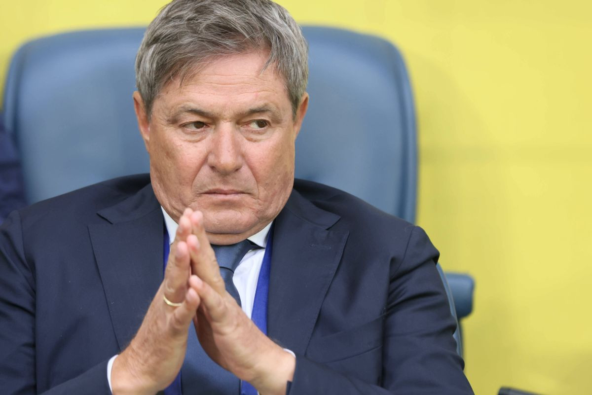Da spasi sebe Stojković na stub srama stavio dvojicu igrača, "bocnuo" i Tadića: "Ne pijem alkohol!" Da spasi sebe Stojković na stub srama stavio dvojicu igrača, "bocnuo" i Tadića: "Ne pijem alkohol!"