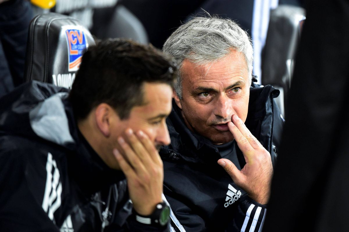 Jose Mourinho se ponudio na mjesto selektora: "Želim ujediniti državu oko ekipe" Jose Mourinho se ponudio na mjesto selektora: "Želim ujediniti državu oko ekipe"