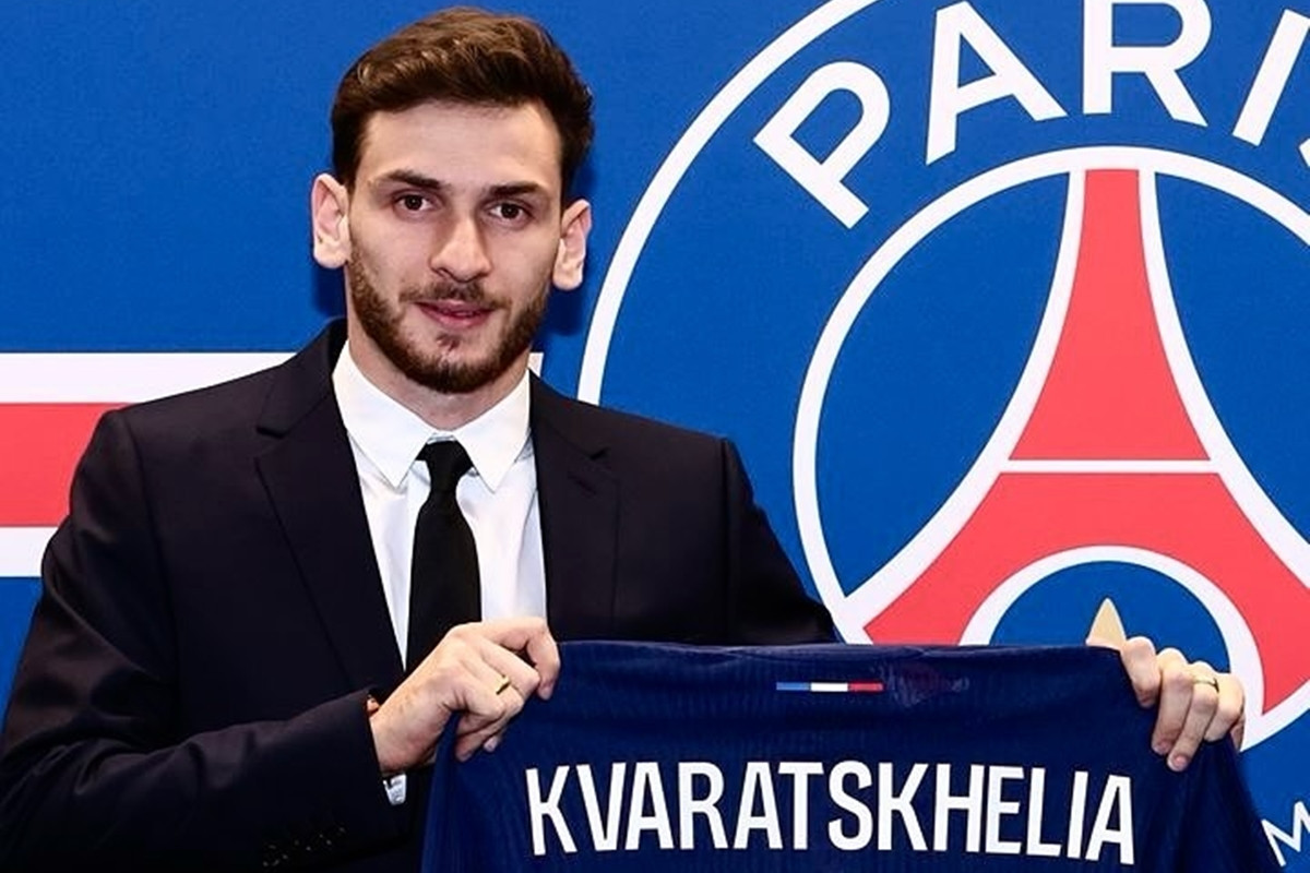 Sada je i zvanično: Khvicha Kvaratskhelia novi igrač PSG-a! Sada je i zvanično: Khvicha Kvaratskhelia novi igrač PSG-a!