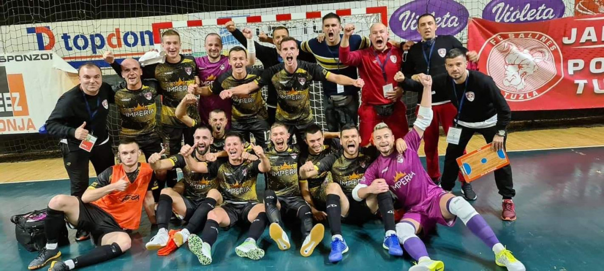 Futsal poslastica na otvaranju sezone: Sarajlije nose tri boda iz Tuzle! Futsal poslastica na otvaranju sezone: Sarajlije nose tri boda iz Tuzle!